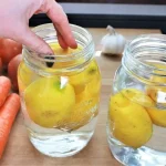 Tarros de agua, llénalos con limón – ahorras mucho dinero