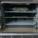Coloca 1 ramita de romero en el horno, increíble lo notarás a los 10 minutos