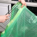 No hace falta fregar, mete la rejilla del horno en una bolsa: parece nueva otra vez